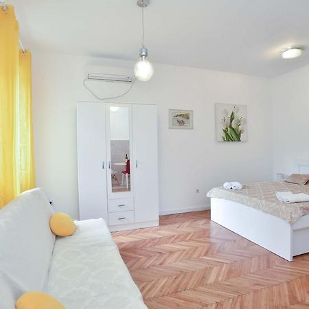 Apartment Stari Grad บุดวา ภายนอก รูปภาพ
