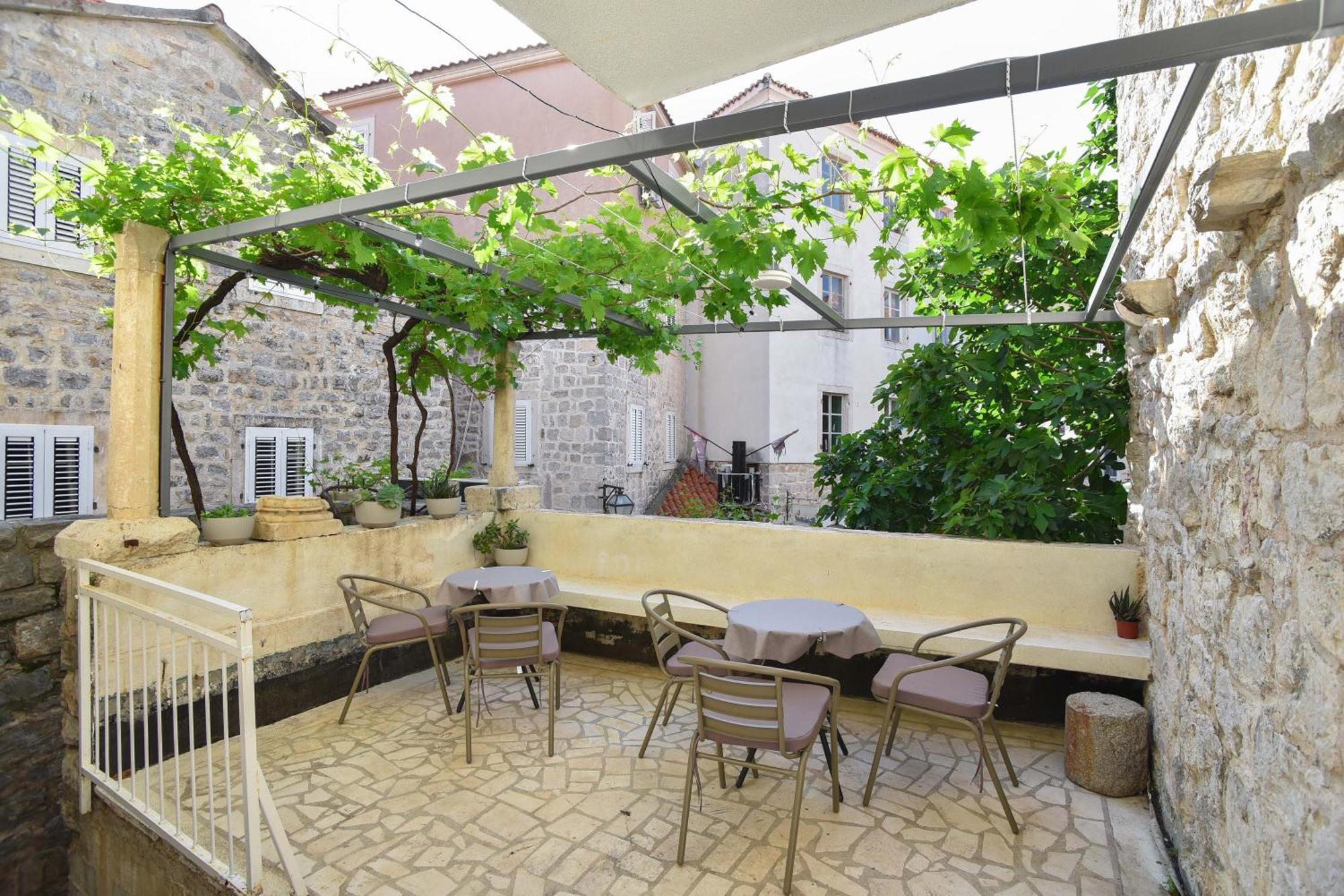 Apartment Stari Grad บุดวา ภายนอก รูปภาพ